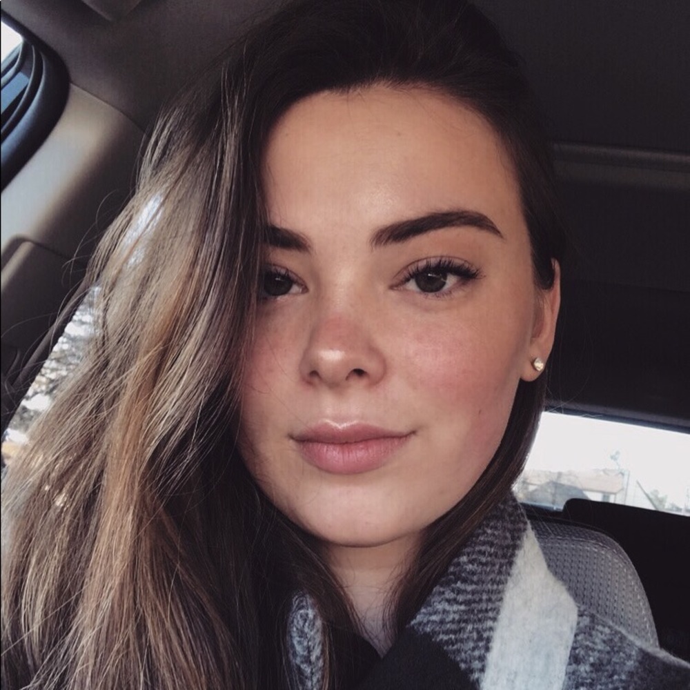 Meet your Posher, Olivia